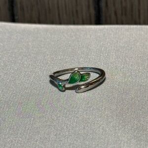 Elegant Silver and Green Leaf Ring